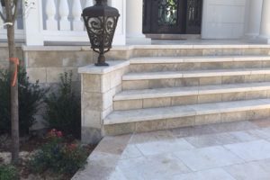 Grano® Antiqued Straight Edge Treads